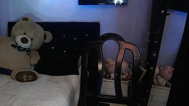 Snapshot of ANGELIQUE_KLANE chatting on May 6, 10:31 am ANGELIQUE KLANE online show from May 6, 10:31 am