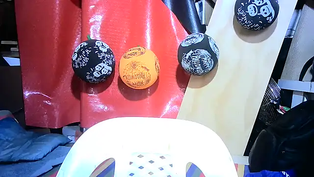 Snapshot of mari657 chatting on October 6, 8:39 pm mari657 online show from October 6, 8:39 pm