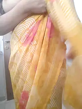 Snapshot of MumbaiMaskGirl chatting on December 8, 11:24 am MumbaiMaskGirl online show from December 8, 11:24 am