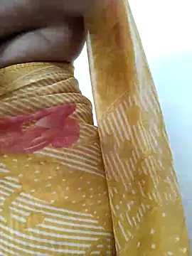 Snapshot of MumbaiMaskGirl chatting on December 12, 3:27 pm MumbaiMaskGirl online show from December 12, 3:27 pm