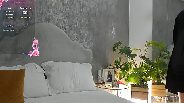 LisaCroft online show from May 1, 3:55 am