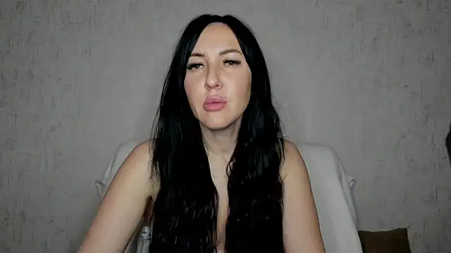 MissGulia online show from November 8, 2:01 am