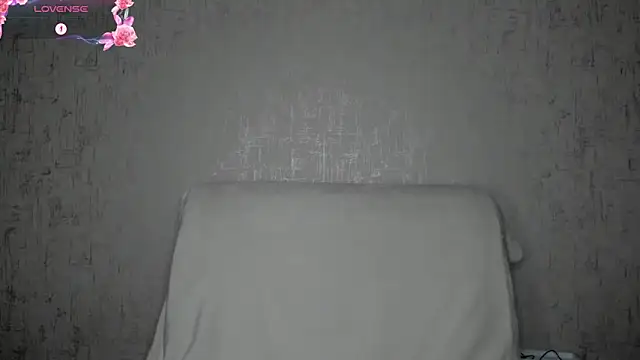 Snapshot of MissGulia chatting on May 9, 4:17 am MissGulia online show from May 9, 4:17 am
