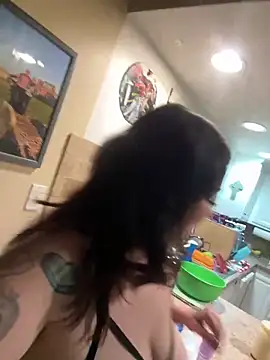 Snapshot of Kira_tattoo chatting on May 16, 4:20 am Kira tattoo online show from May 16, 4:20 am