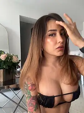 CATALINA RESTREPO online show from December 18, 6:46 pm