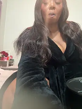Snapshot of Bootyliciouse21X chatting on June 13, 1:31 pm Bootyliciouse21X online show from June 13, 1:31 pm