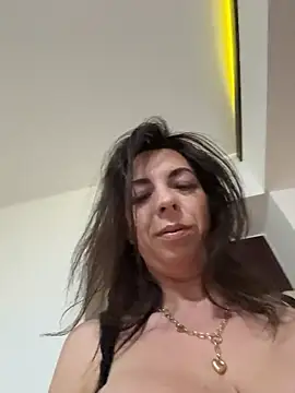 Snapshot of Almmaxxxx chatting on October 25, 3:14 am Almmaxxxx online show from October 25, 3:14 am