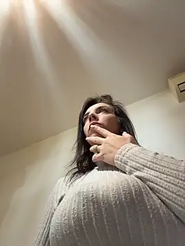 Almmaxxxx online show from February 21, 5:47 pm