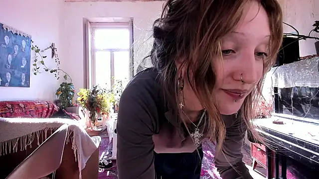 Snapshot of Miranda2_0 chatting on January 5, 8:11 am Miranda2 0 online show from January 5, 8:11 am