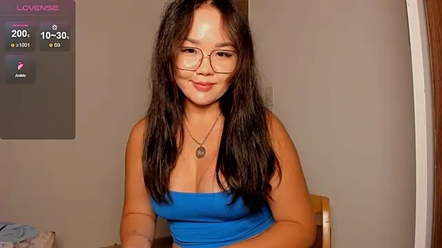 Snapshot of azure_moon2 chatting on August 4, 4:04 am azure moon2 online show from August 4, 4:04 am