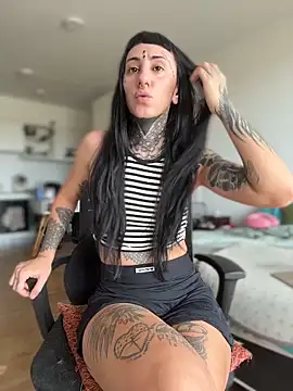 Snapshot of samisamsx chatting on October 10, 3:44 pm samisamsx online show from October 10, 3:44 pm