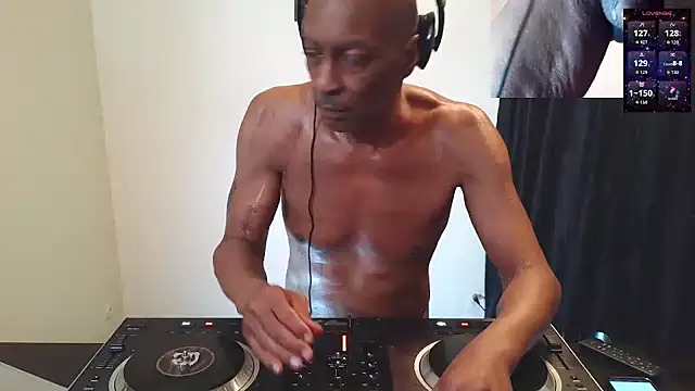 longdick4you8686 online show from March 3, 11:43 pm