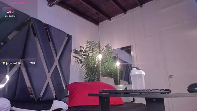 Snapshot of alessandra_wells chatting on July 2, 11:16 am alessandra wells online show from July 2, 11:16 am
