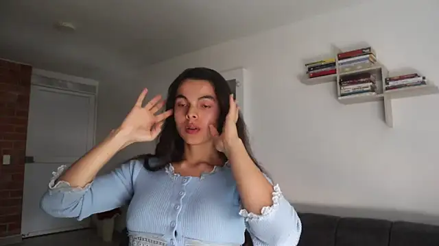  Vahos  online show from February 7, 8:12 pm