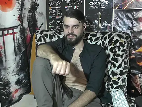 Snapshot of 00george chatting on November 20, 12:11 am 00george online show from November 20, 12:11 am