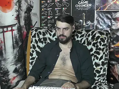 Snapshot of 00george chatting on November 20, 8:52 pm 00george online show from November 20, 8:52 pm