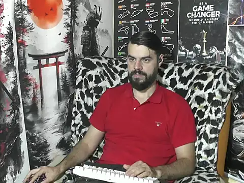 Snapshot of 00george chatting on December 2, 2:06 am 00george online show from December 2, 2:06 am