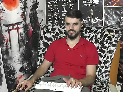 Snapshot of 00george chatting on December 14, 12:43 pm 00george online show from December 14, 12:43 pm