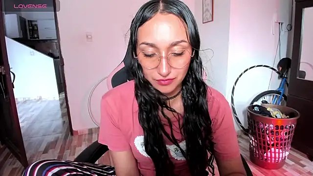 adrena 10 online show from April 30, 9:52 pm