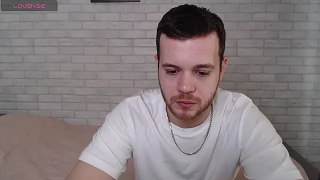 Alexxx horny online show from April 22, 7:00 am