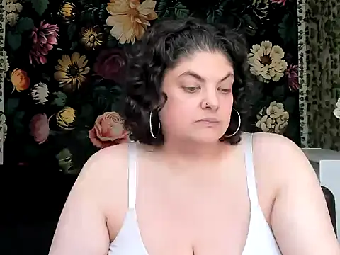 Snapshot of Exotic-Melons chatting on June 19, 11:52 pm Exotic-Melons online show from June 19, 11:52 pm