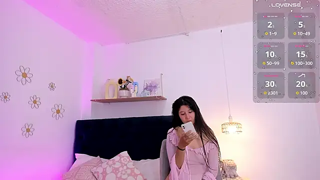 Snapshot of Dulce_andrea__ chatting on June 13, 11:46 pm Dulce andrea online show from June 13, 11:46 pm