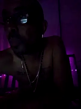 Snapshot of 510mack chatting on January 19, 2:25 am 510mack online show from January 19, 2:25 am