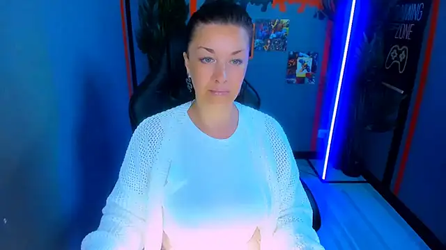 AnaMills online show from August 3, 1:49 pm