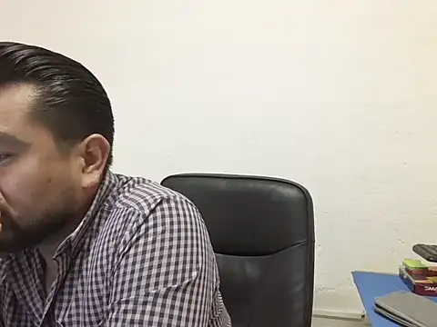 youmanhorny online show from June 23, 5:33 pm