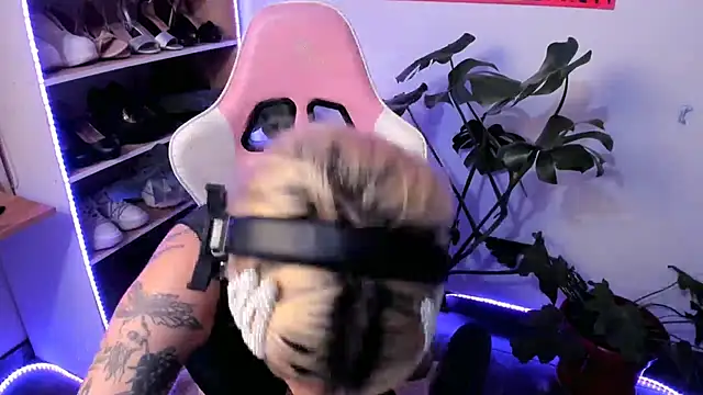 Snapshot of handipandapok chatting on March 2, 7:32 am handipandapok online show from March 2, 7:32 am