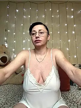 Amberhotqueen online show from January 19, 8:40 am