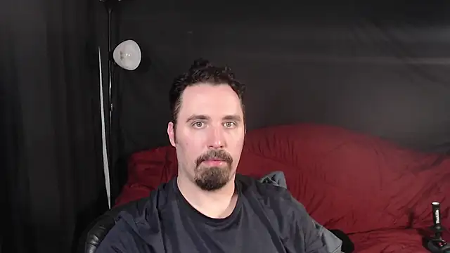 Snapshot of Metalstud chatting on January 29, 3:44 am Metalstud online show from January 29, 3:44 am