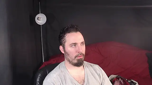 Snapshot of Metalstud chatting on February 26, 9:37 pm Metalstud online show from February 26, 9:37 pm