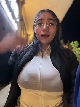vaneelee online show from May 5, 3:14 am