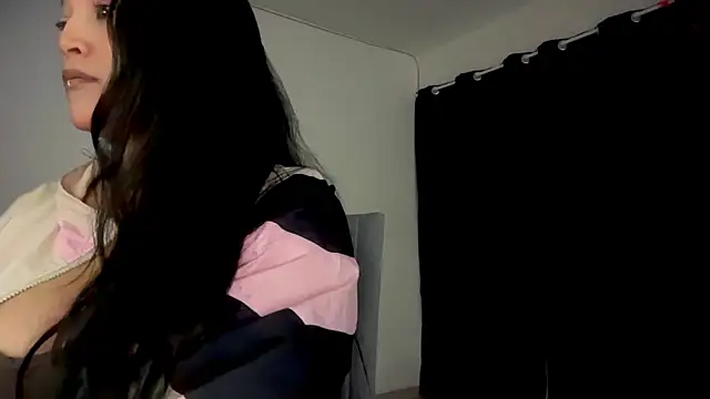 Snapshot of MarcellaGriffin chatting on November 12, 11:58 pm MarcellaGriffin online show from November 12, 11:58 pm