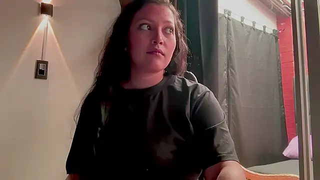 Snapshot of MarcellaGriffin chatting on June 24, 5:23 pm MarcellaGriffin online show from June 24, 5:23 pm