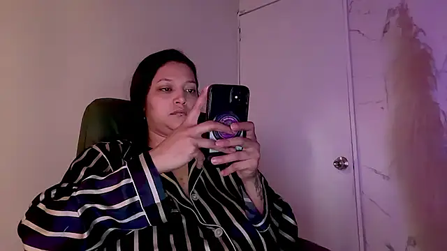 Snapshot of MarcellaGriffin chatting on June 29, 1:33 pm MarcellaGriffin online show from June 29, 1:33 pm