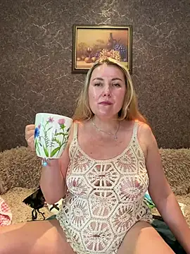 Snapshot of Katti_Kissa chatting on June 14, 10:06 am Katti Kissa online show from June 14, 10:06 am