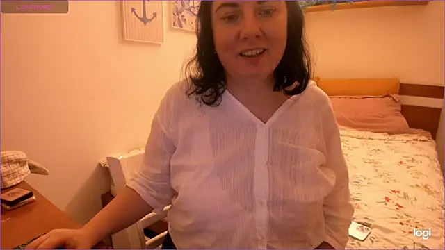 alisiaparril online show from June 11, 10:46 am