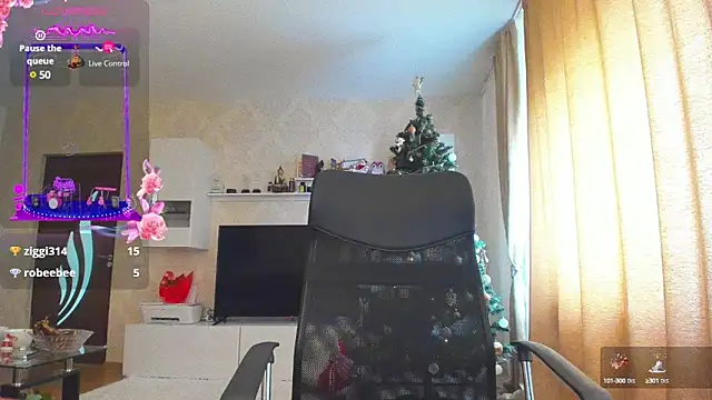 hot evil queen online show from December 2, 10:39 am