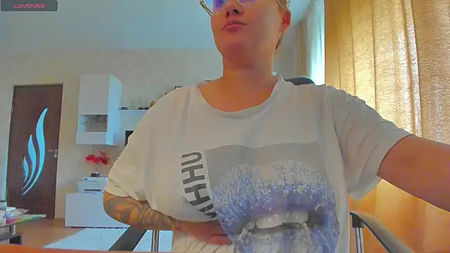 hot evil queen online show from October 14, 10:49 am