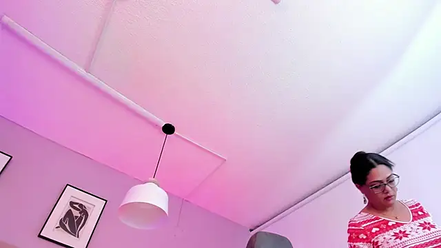 Inndrahot online show from December 13, 3:49 am