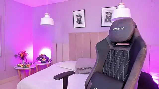 Inndrahot online show from March 7, 3:40 am