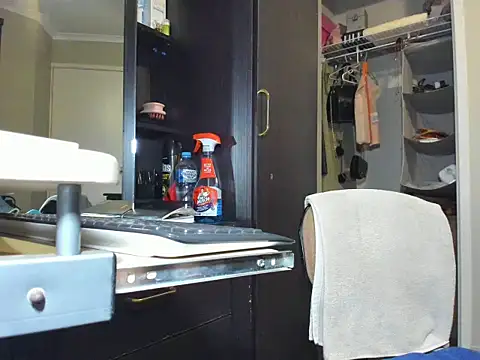 Snapshot of Angelchezcka chatting on April 3, 10:24 am Angelchezcka online show from April 3, 10:24 am