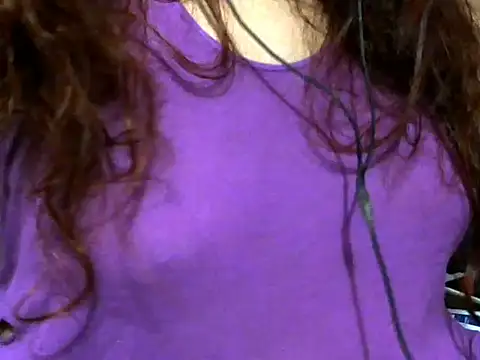 Snapshot of giga-bite chatting on October 4, 7:12 pm giga-bite online show from October 4, 7:12 pm