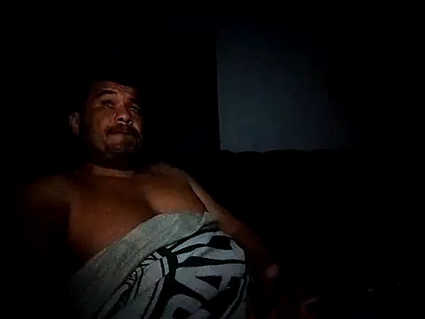 Snapshot of tarra122 chatting on June 7, 5:33 am tarra122 online show from June 7, 5:33 am