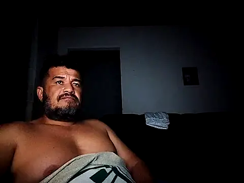 Snapshot of tarra122 chatting on July 22, 3:53 am tarra122 online show from July 22, 3:53 am