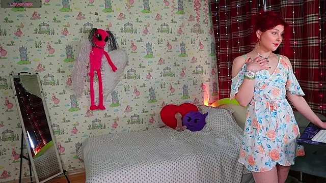 SmokyRose online show from April 11, 9:02 am