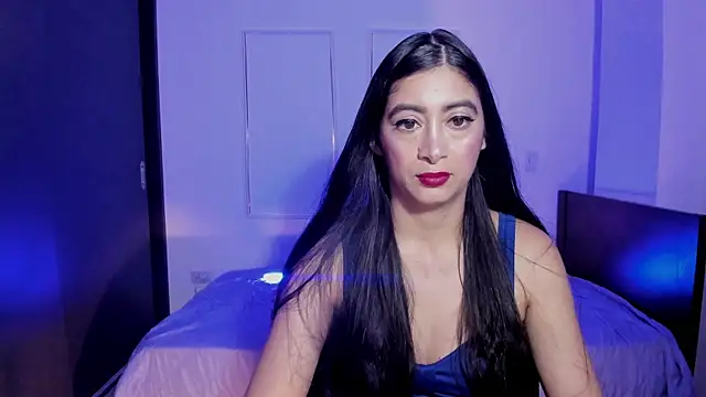 Snapshot of MeganWhite3 chatting on May 17, 2:31 am MeganWhite3 online show from May 17, 2:31 am
