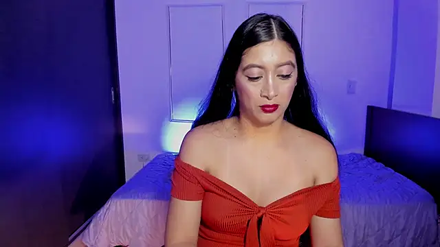 Snapshot of MeganWhite3 chatting on June 3, 4:15 am MeganWhite3 online show from June 3, 4:15 am